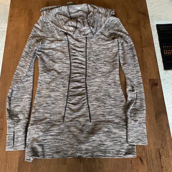 Hyba Hoodie - Picture 4 of 4